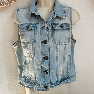 Ci Sono Light Wash Distressed Denim Vest. Size Large